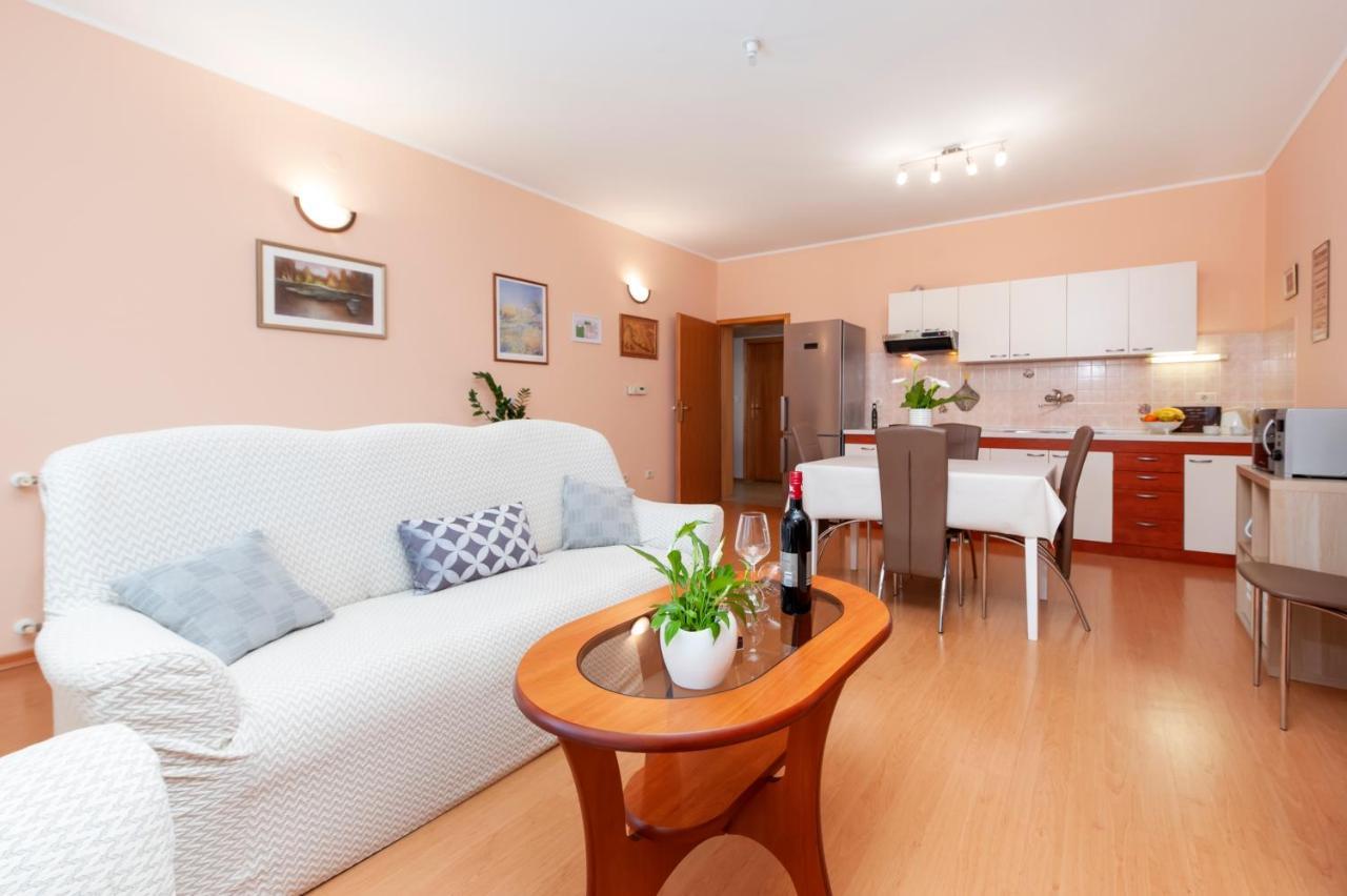 Apartments Villa Brigita Rovinj Ngoại thất bức ảnh